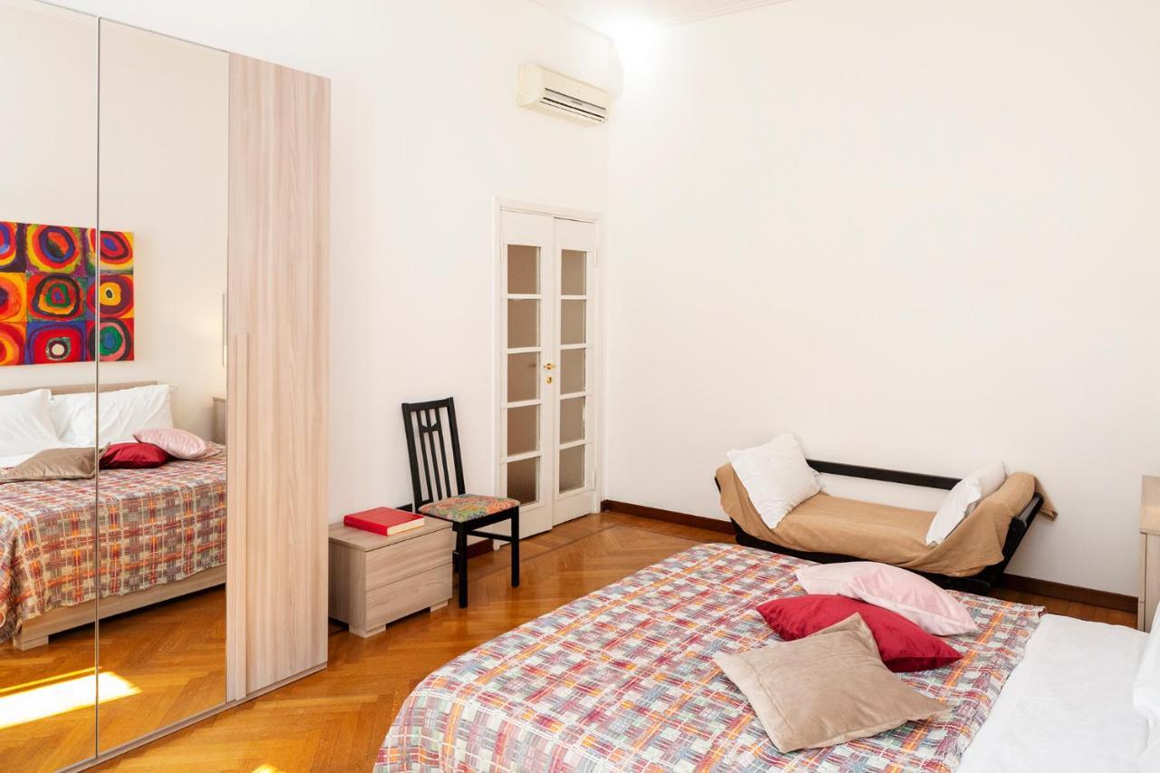 Central Apartment Milan Exterior photo