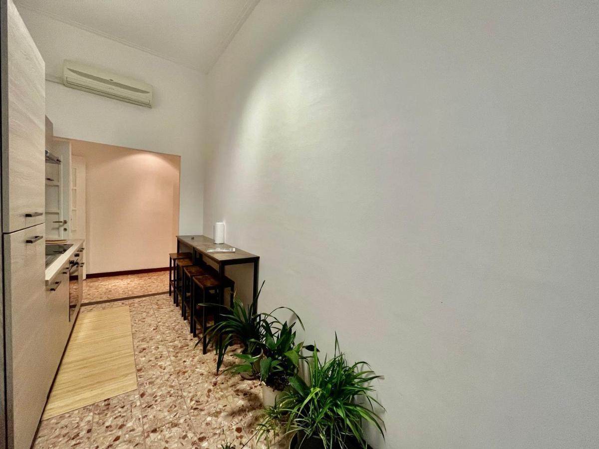 Central Apartment Milan Exterior photo
